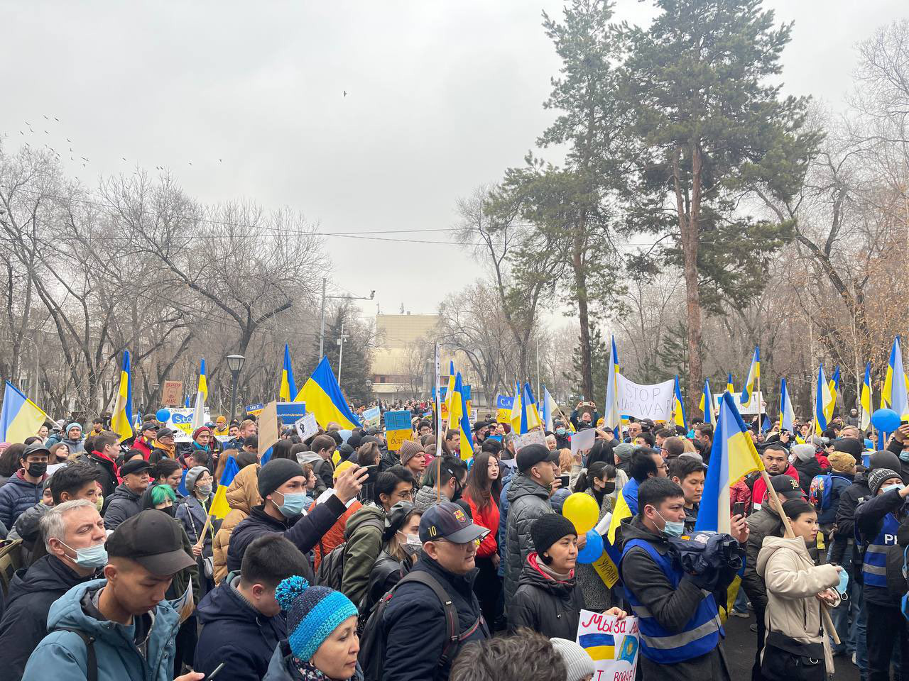 В России на акциях против войны с Украиной задержаны сотни людей