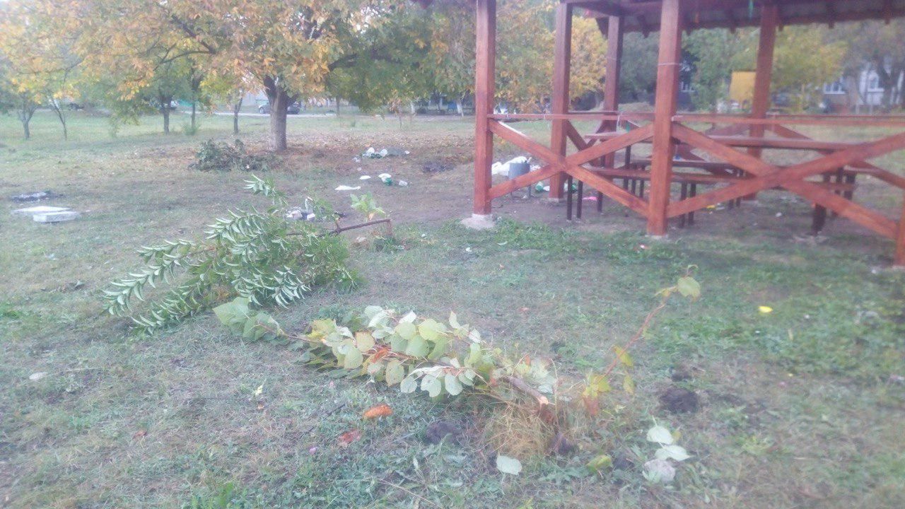 В Бельцах любители отдыха на природе оставили после себя кучи мусора