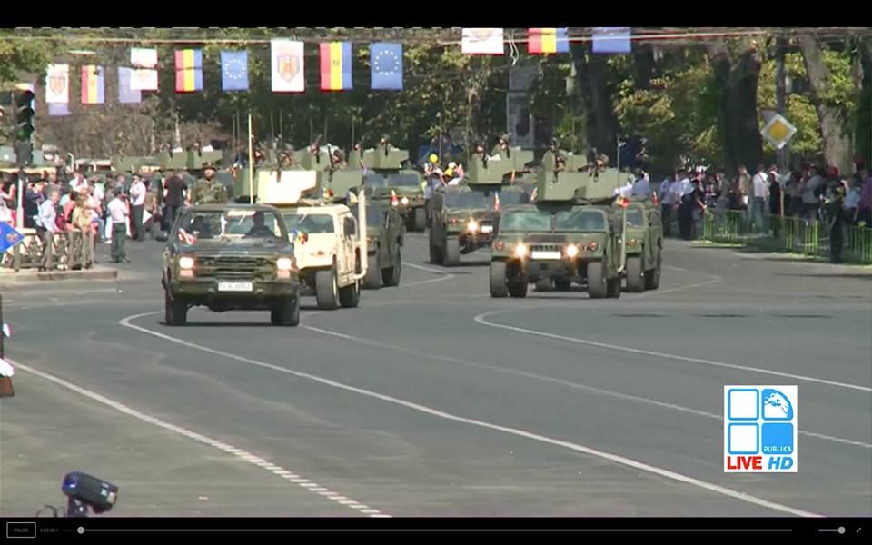 В столице на главной площади прошел военный парад