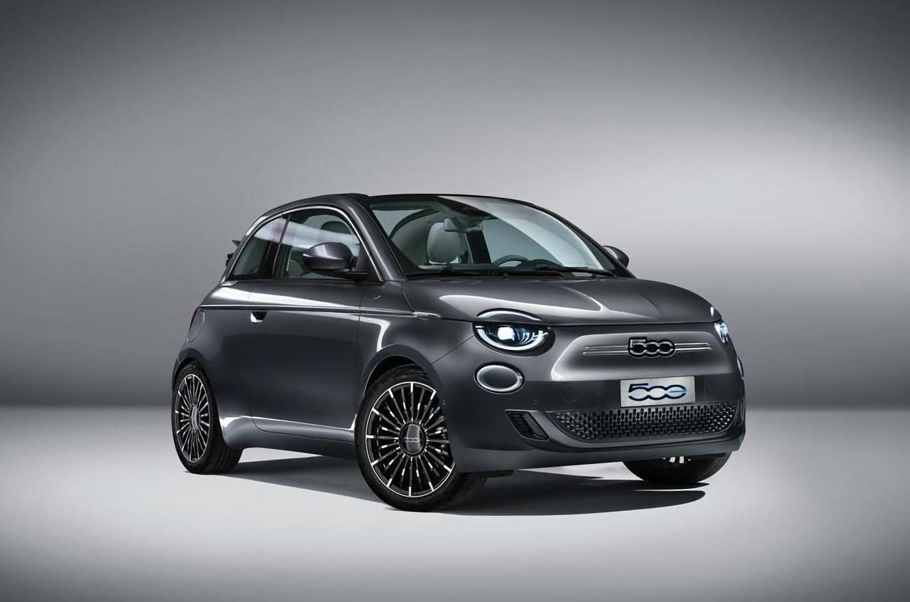 Внешность нового электрокара Fiat 500 раскрыли до премьеры