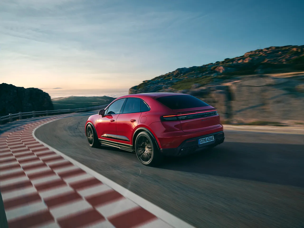 Porsche Center Moldova поддерживает Chisinau 10 km Night Run 2026