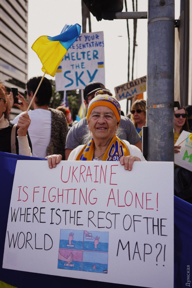 В Лос-Анджелесе прошел массовый митинг в поддержку Украины