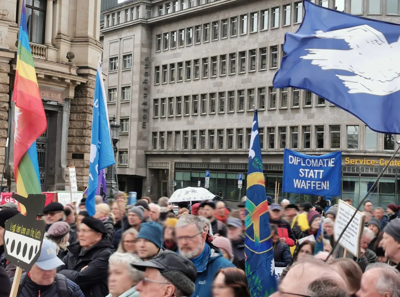 В Германии прошли акции против поставок оружия Украине