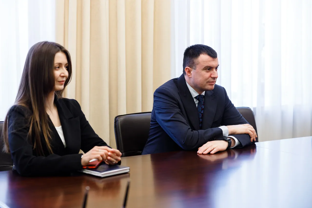 Минфин будет сотрудничать с Junior Achievement в финансовом образовании