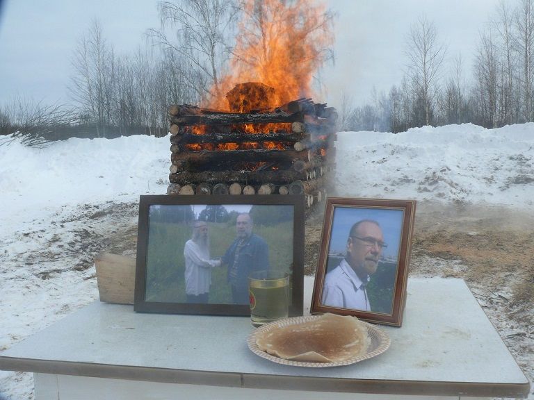 Кировские язычники сожгли умершего на погребальном костре