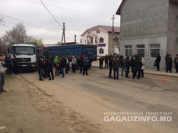 В Вулканештах протестующие заблокировали трассу в черте города