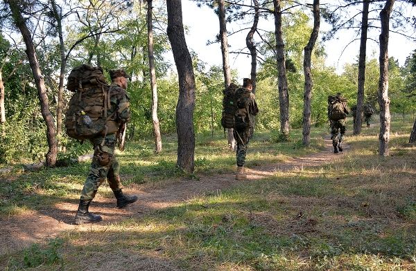 Военнослужащие впервые участвуют в соревнованиях по патрулированию в Уэльсе
