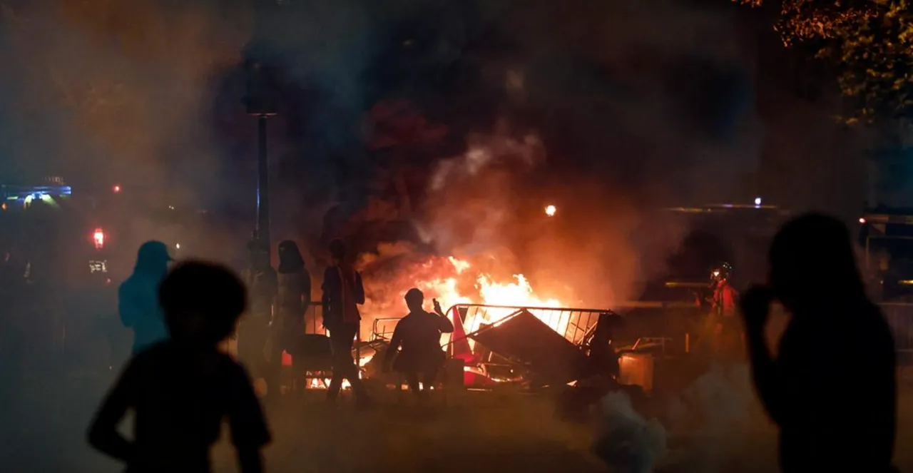 Во Франции задержали 416 фанатов после победы ПСЖ в ЛЧ
