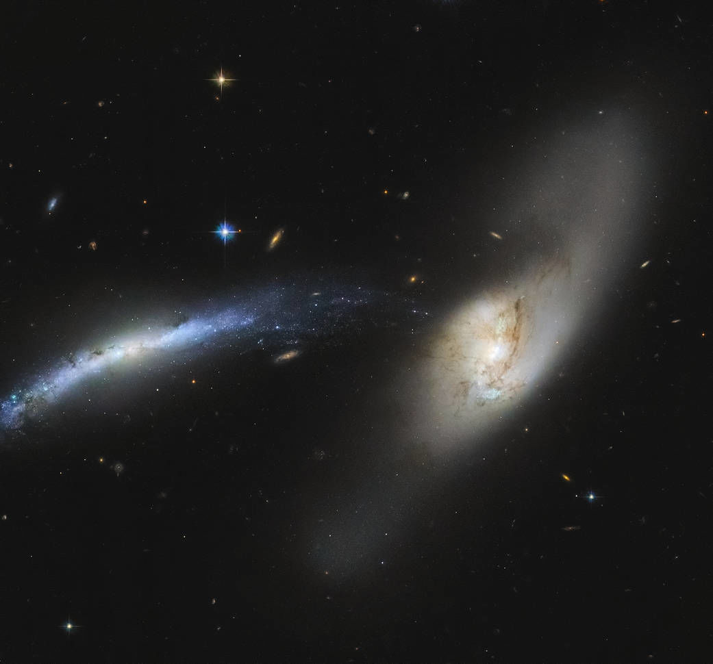 Hubble показал «космический водопад» во Вселенной