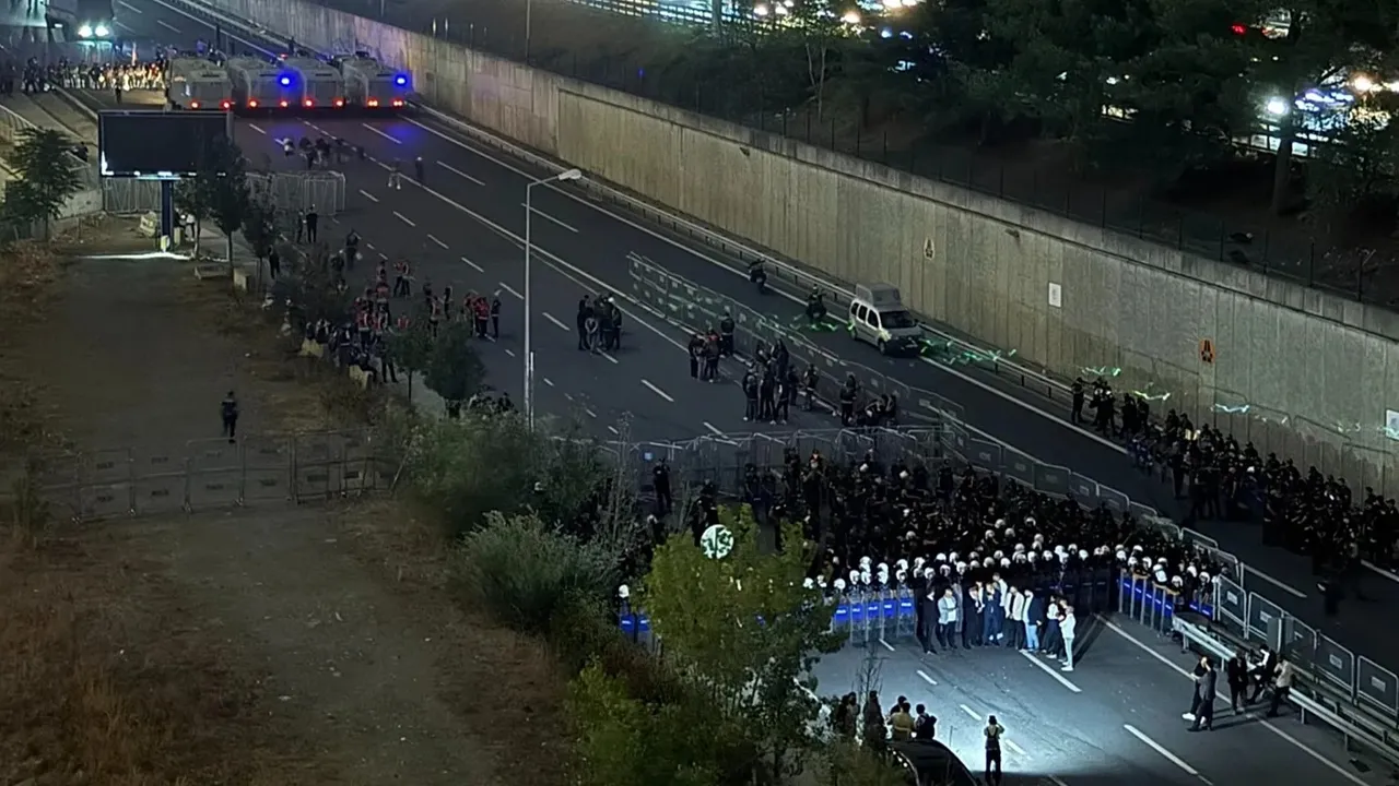 В Стамбуле проходят массовые акции протеста