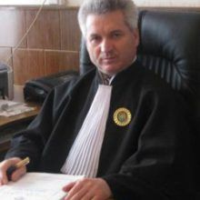 Еще один судья передумал увольняться