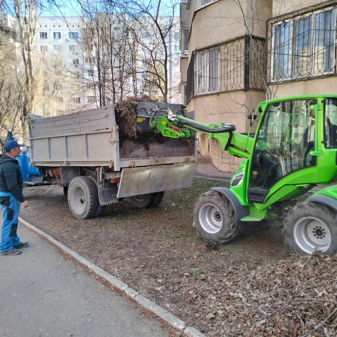 За неделю из Кишинева вывезено более 300 грузовиков мусора