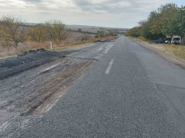 На трассе в Гагаузии из-за незавершенных дорожных работ пострадали машины