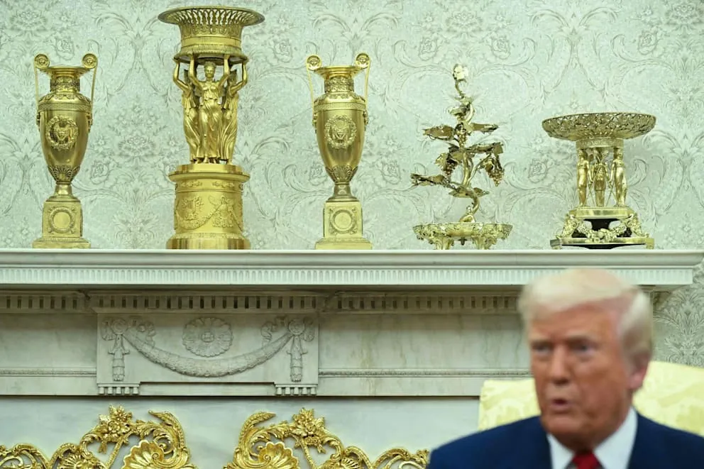 Trump a declarat că a aurit Casa Albă din contul său