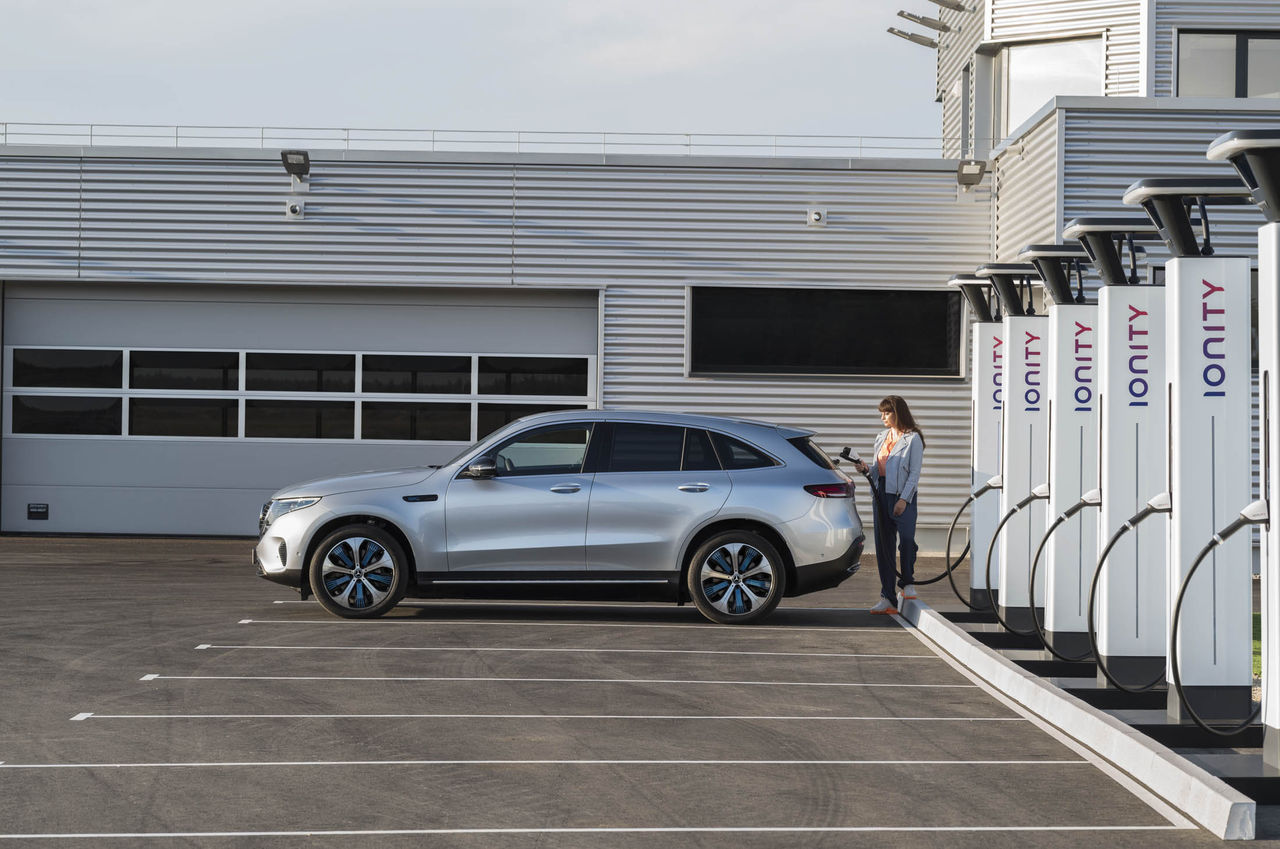 Mercedes официально представила "убийцу" Tesla, 4 Сентября 2018 года