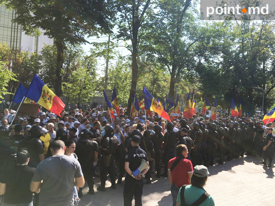 В Кишиневе прошли протесты против смешанной системы выборов
