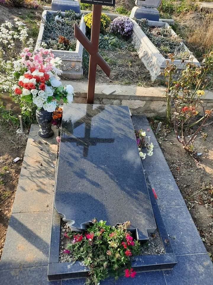 В селе Лэпушна вандалы повредили памятники на кладбище