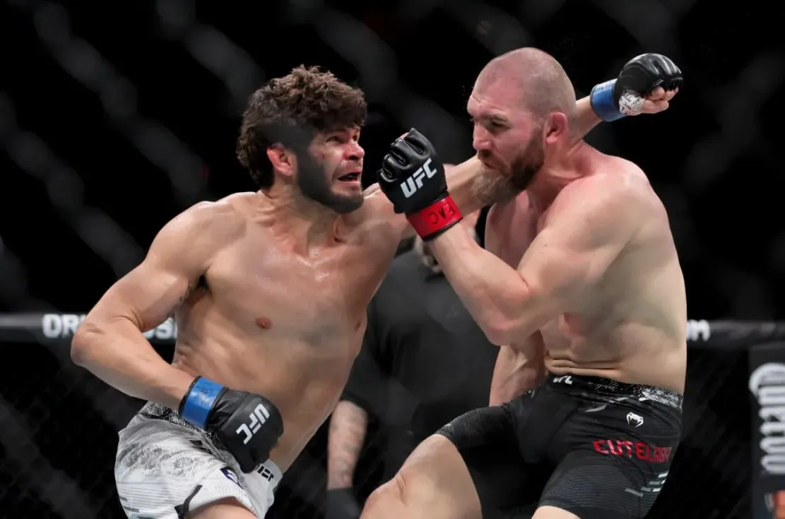 Молдавский боец Куцелаба проиграл Линсу решением судей на турнире UFC 299