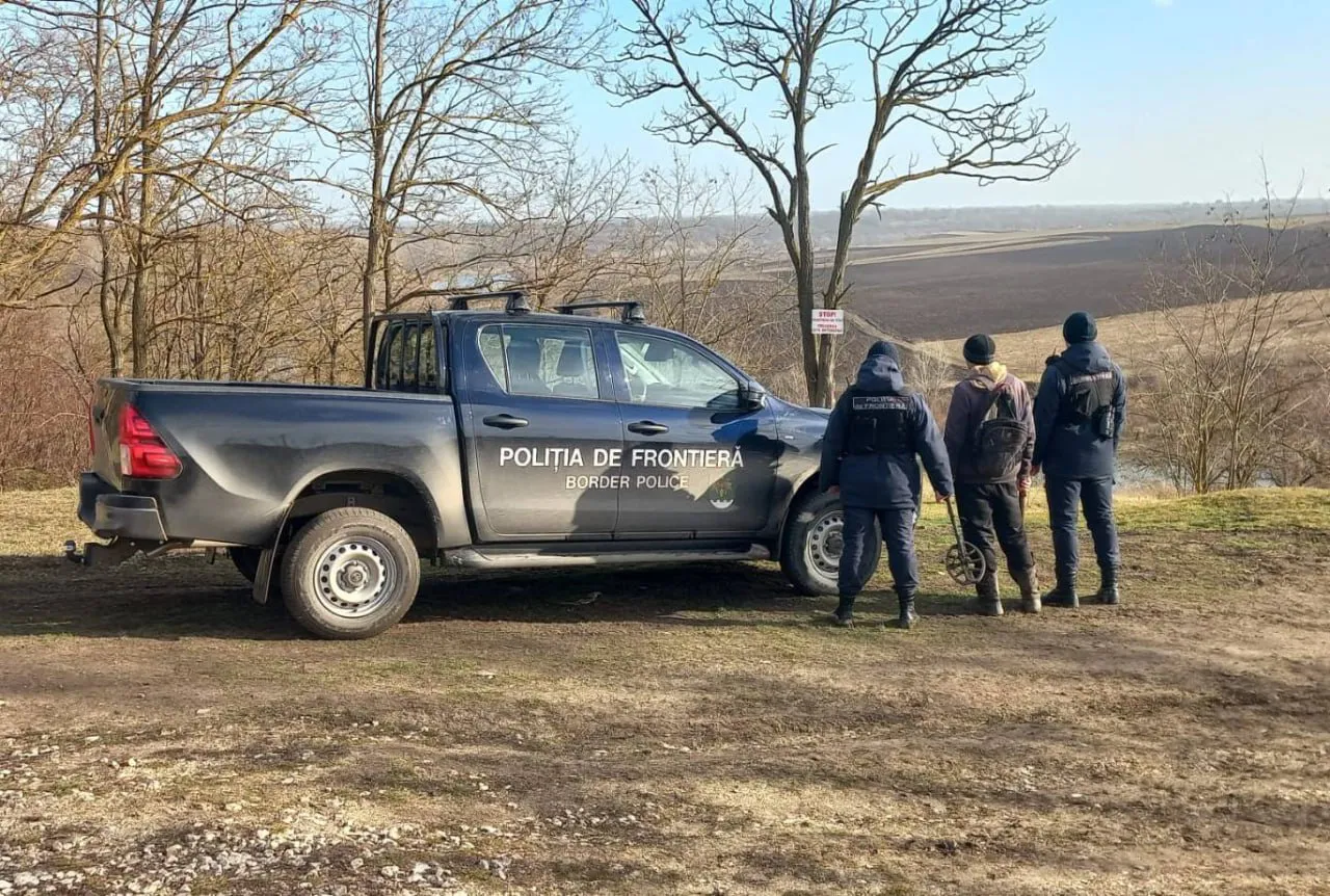 Оштрафован кладоискатель: он вел незаконные раскопки в пограничной зоне