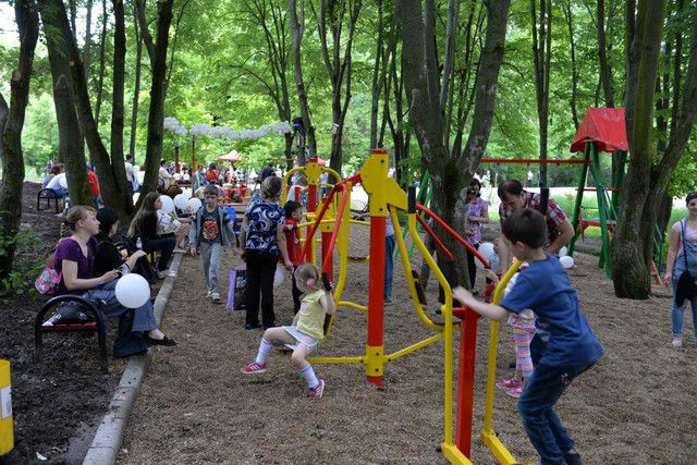 На Рышкановке состоялось открытие детской площадки