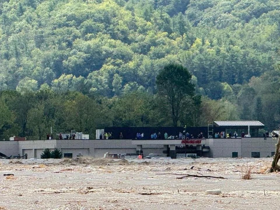Inundații în Tennessee: Pe acoperișul unui spital au rămas blocate 54 de persoane