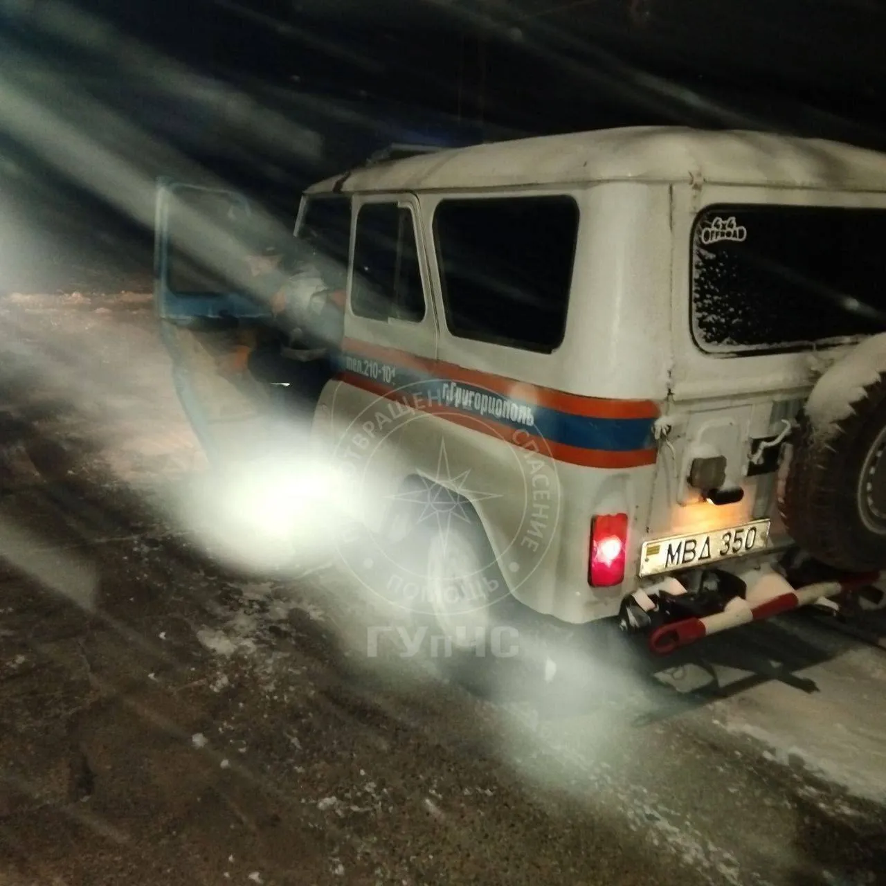 В Григориопольском районе семья с младенцем час провела в застрявшей в снегу машине