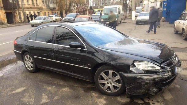 В Одессе водитель пытался заехать в супермаркет