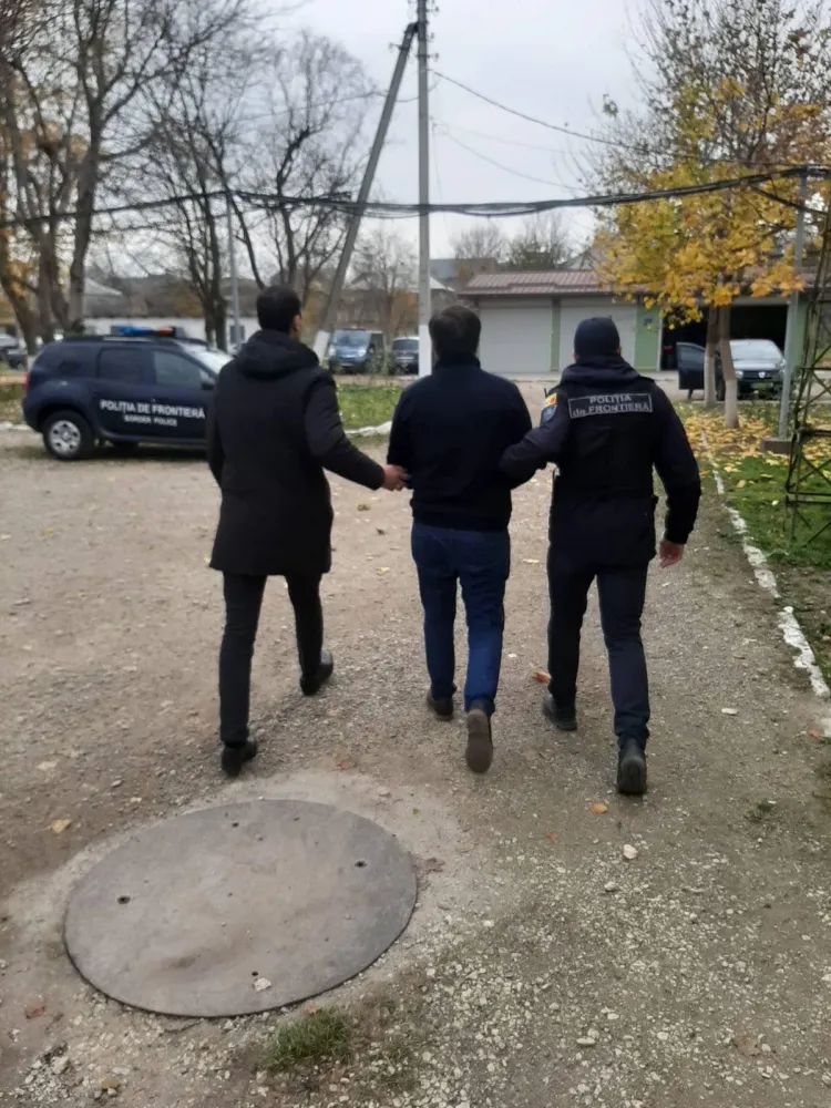 Появились фото задержанного утром экс-депутата Владимира Андронаки