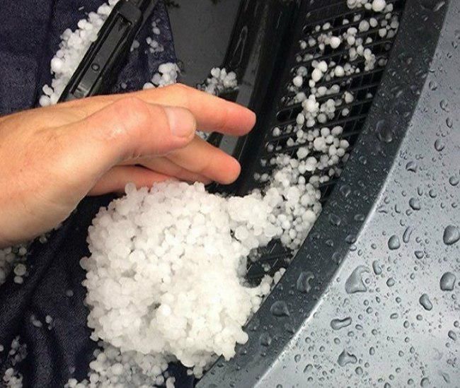 На юге страны прошли проливные дожди с градом