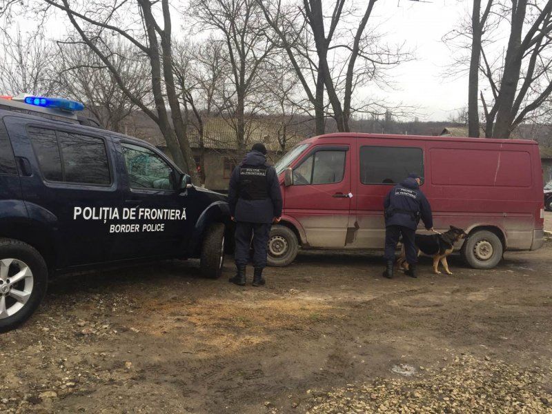 ​​​​​Saci cu bunuri, transportați ilegal în zona de frontieră