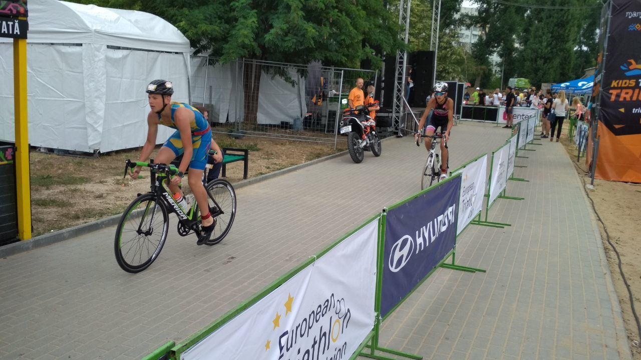 Впервые в Молдове прошел детский чемпионат по триатлону Kids Triathlon Triumph