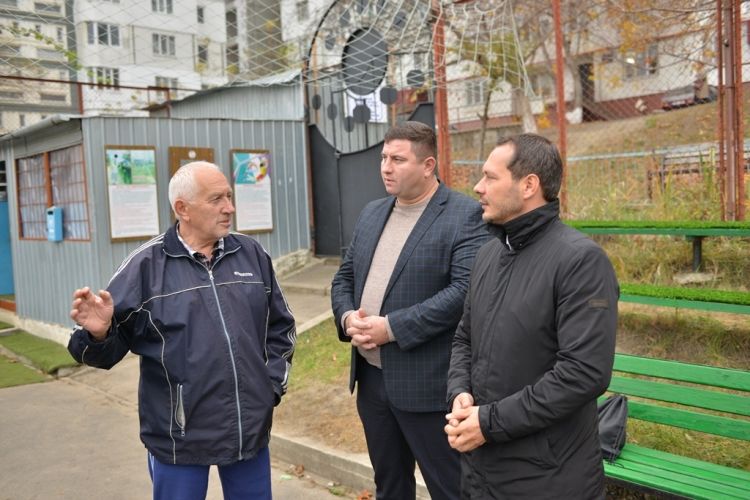 В столице оборудовали еще одну футбольную площадку в жилом квартале