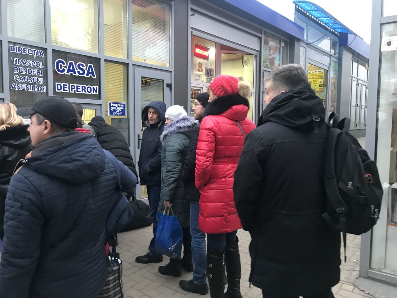 Пассажиры микроавтобусов Кишинев-Яловены устроили скандал из-за новых правил оплаты проезда
