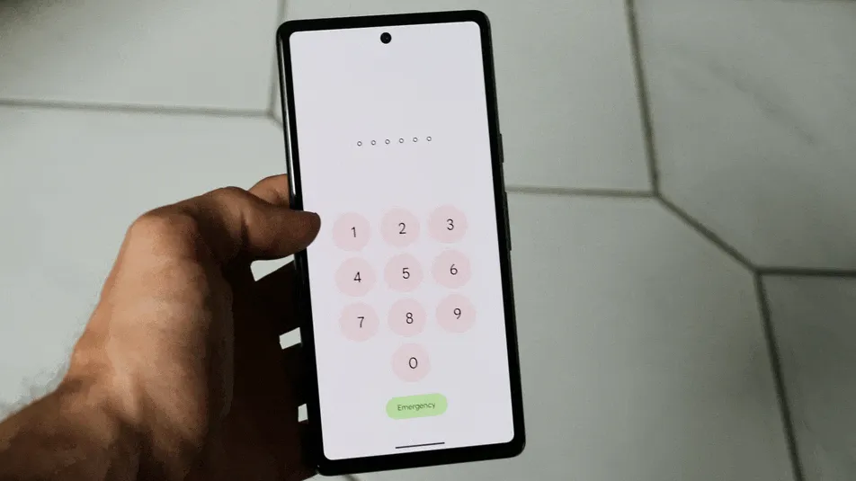 Вышла Android 14 с ИИ-генератором обоев и новой «Google Камерой»