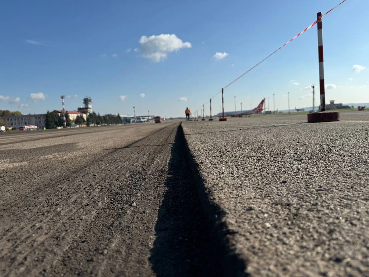 Aeroportul Internațional Chișinău a început lucrările de reparație a parcărilor de aeronave