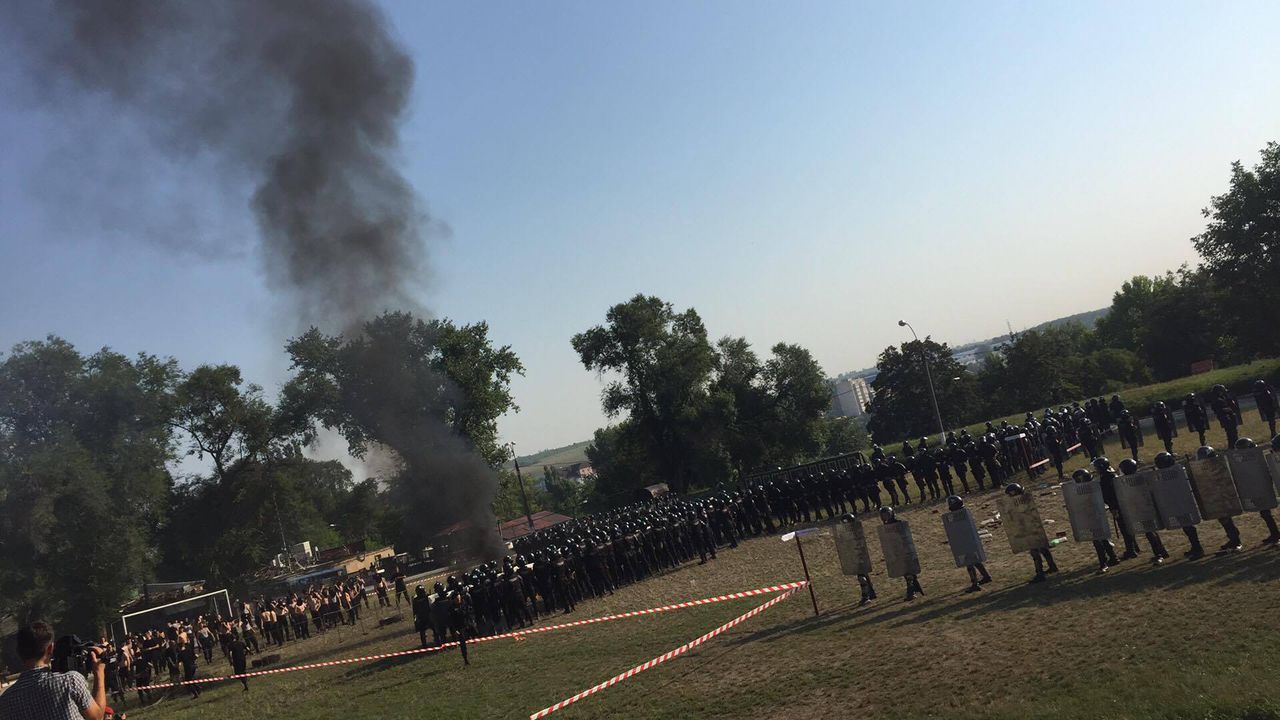 Locuitorii de la Poșta Veche și Rîșcani, treziți de împușcături și explozii. Ce căutau sutele de carabinieri pe străzi