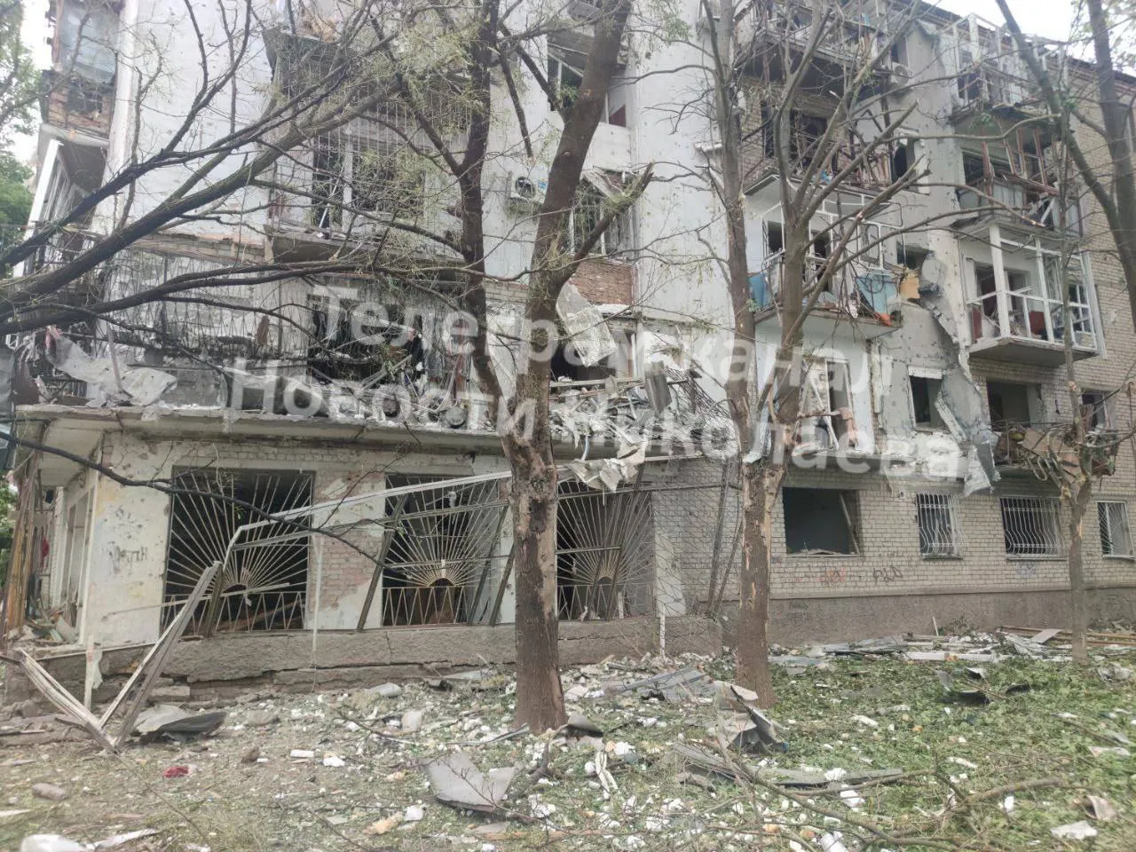 По Николаеву нанесен ракетный удар: есть жертва и раненые