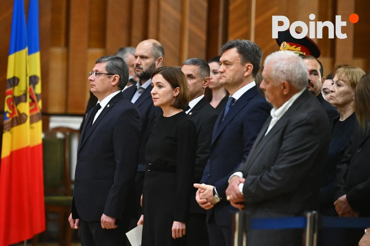 В Кишиневе прошли похороны первого президента Мирчи Снегура