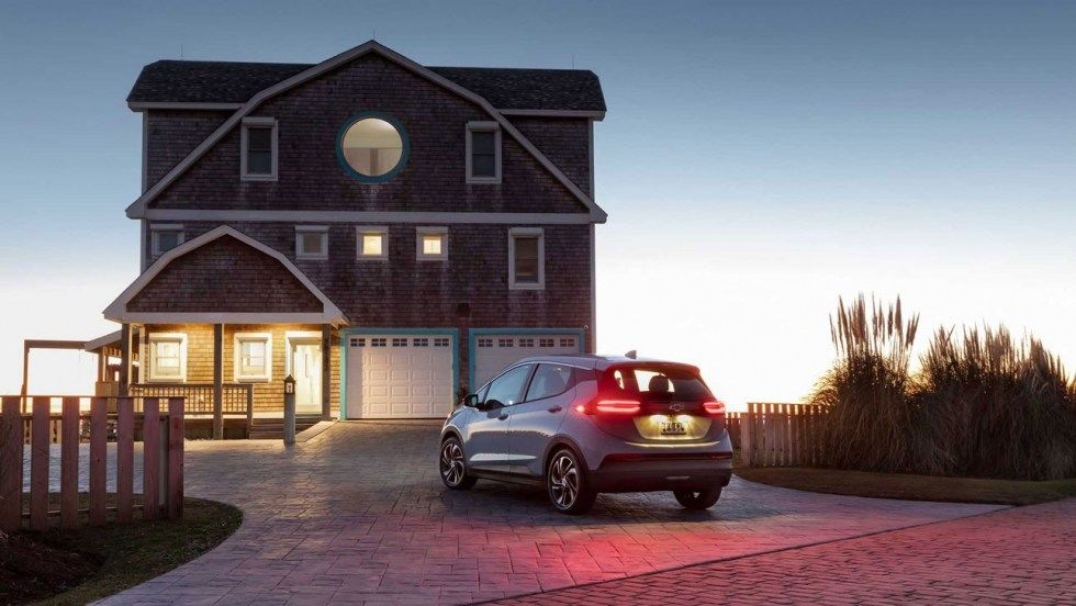 Автомобили Chevrolet Bolt оказались вне закона