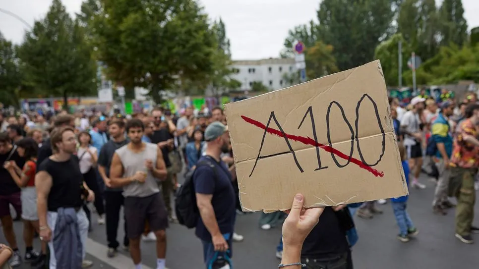 В Берлине протестовали против расширения автомагистрали