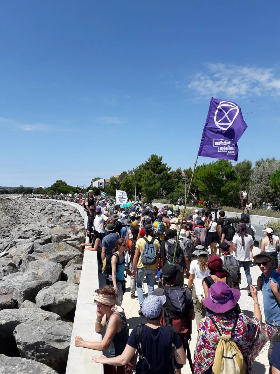 Беспорядки на западе Франции: фермеры выступают против водохранилищ