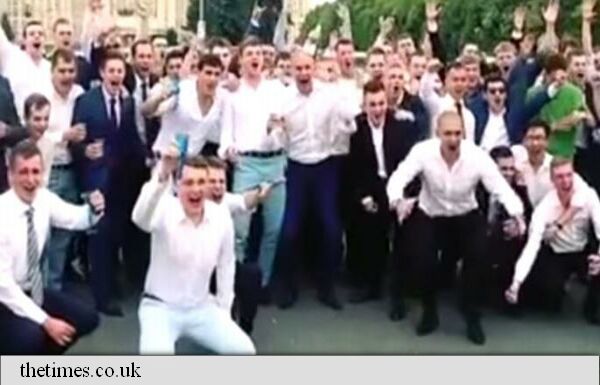 Zeci de viitori spioni ruși s-au deconspirat sărbătorind în public intrarea în FSB