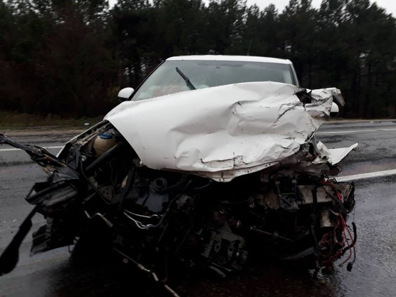 Accident grav pe traseul Chișinău-Leușeni: Cel puțin două mașini s-au lovit violent
