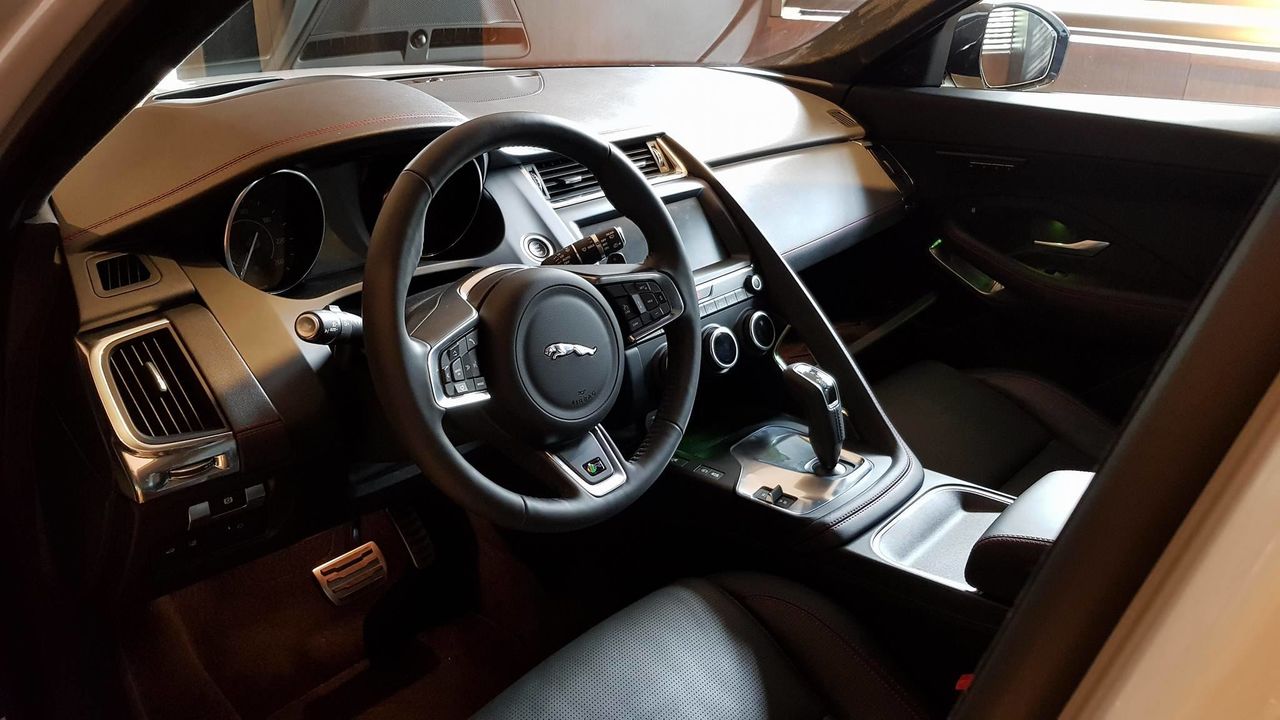Noul SUV compact Jaguar E-Pace a venit la Chişinău ®