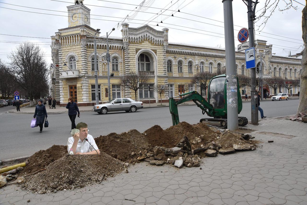 Кишиневцы иронизируют над очередной траншеей на бульваре Штефана чел Маре