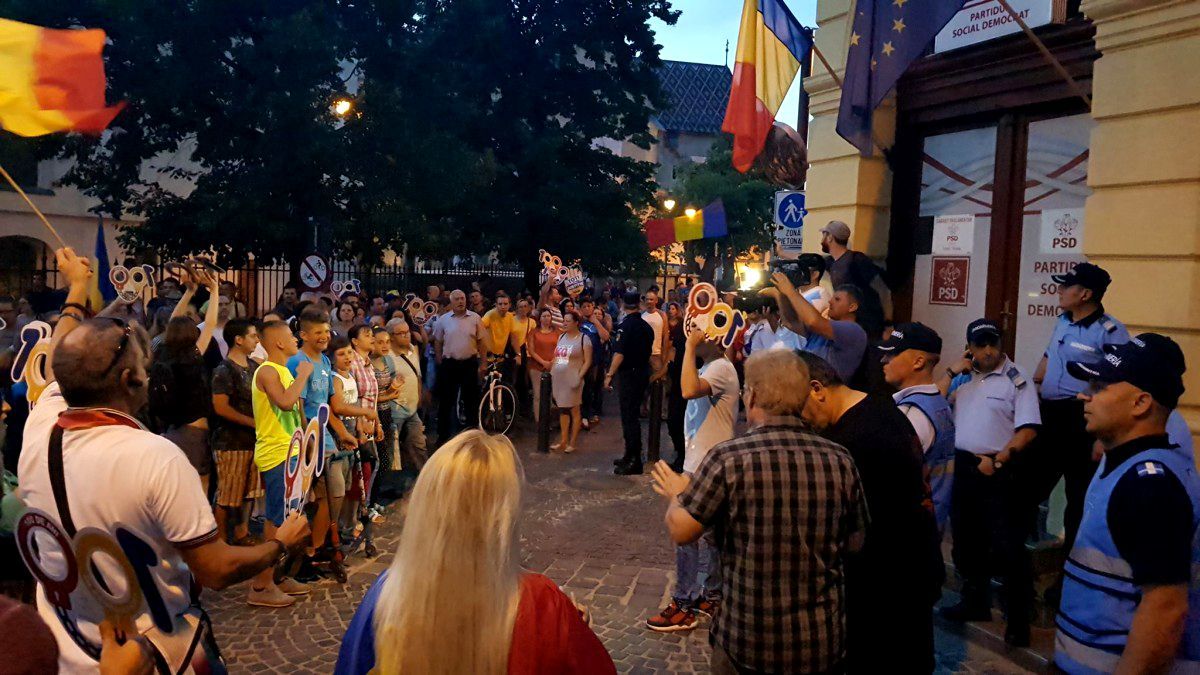 В Румынии люди вышли на митинг, радуясь приговору бывшему спикеру парламента