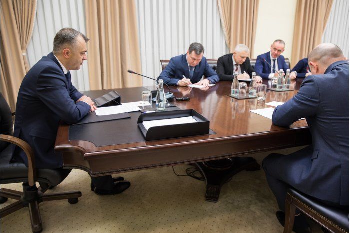 Премьер-министр провел заседание с участием руководства МВД