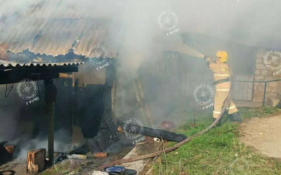Două butelii de gaz, pe cale să explodeze în timpul unui incendiu la Râbnița