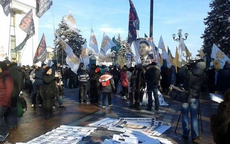 Протесты в Киеве: полиция нашла оружие