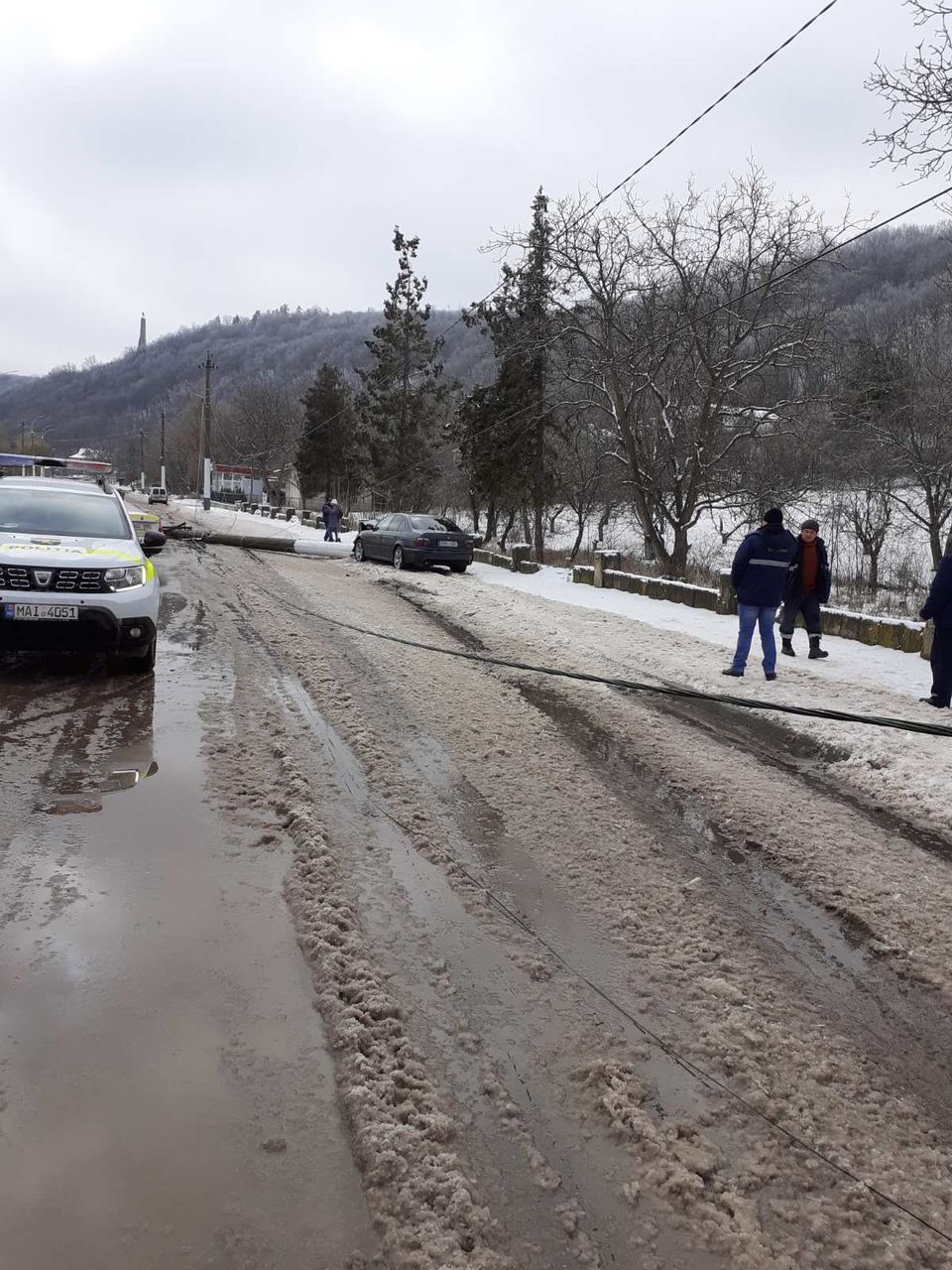 В Сороках водитель BMW снес столб